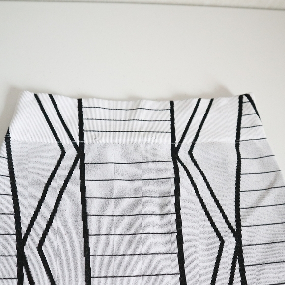 Nwot BCBGeneration Bodycon  Stretch Skirt - Picture 3 of 7